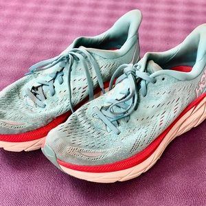Womens Hoka Clifton 8 sz. 8